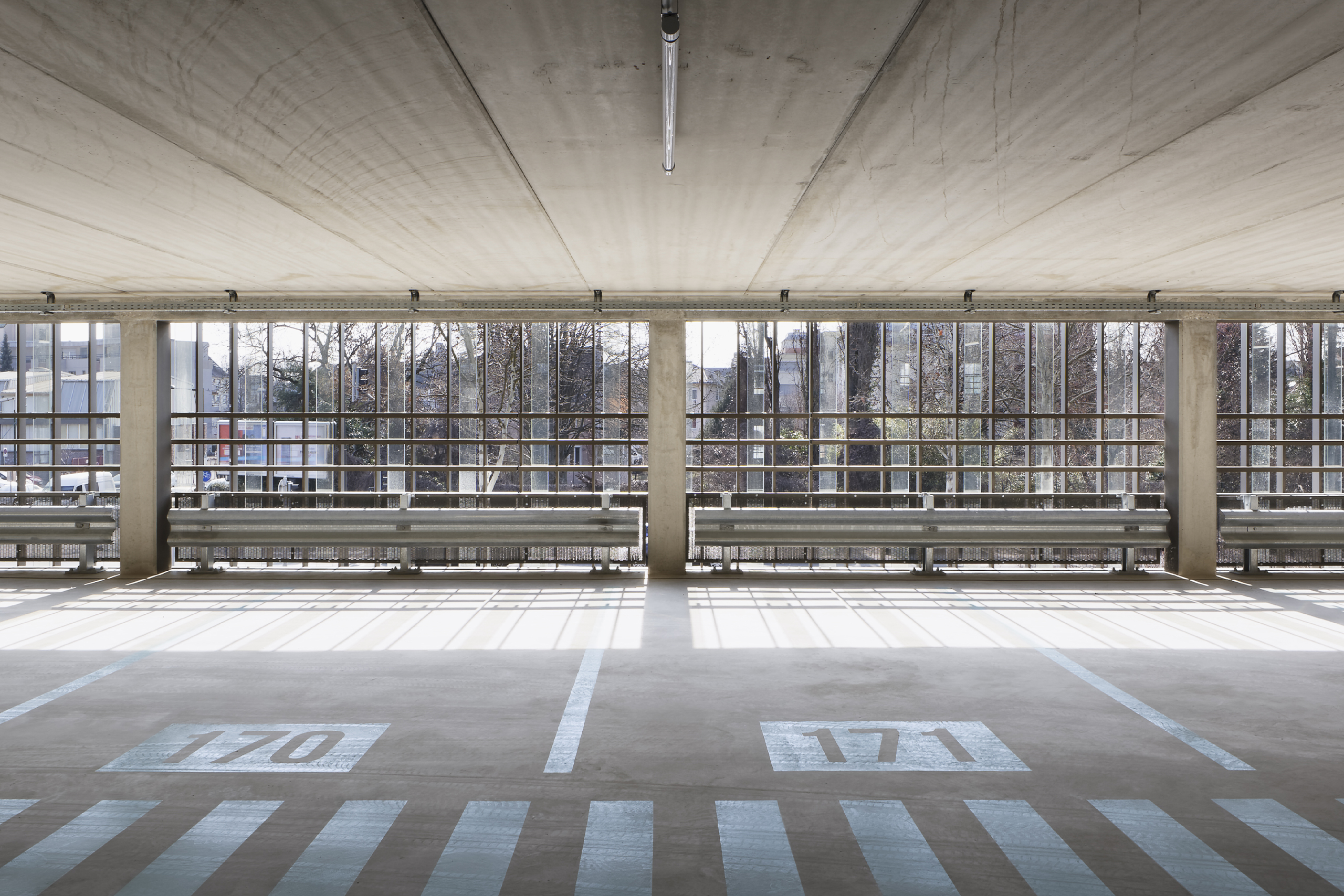 Construction d’un parking silo de 340 places, éco-quartier Danube de Strasbourg (67) COSA assure également la coordination urbaine de l’îlot et la construction d’un immeuble de logement et activités